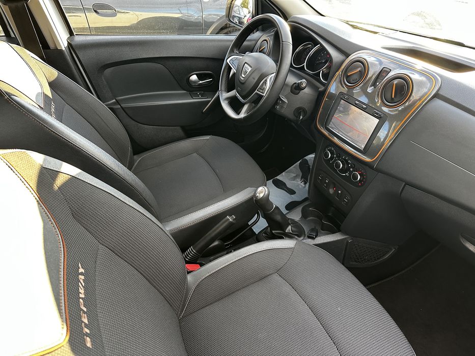 Dacia Sandero Stepway 0.9 TCE , 90 CP , Navigatie mare , Cameră spate ,      An 2018 ,    Euro 6