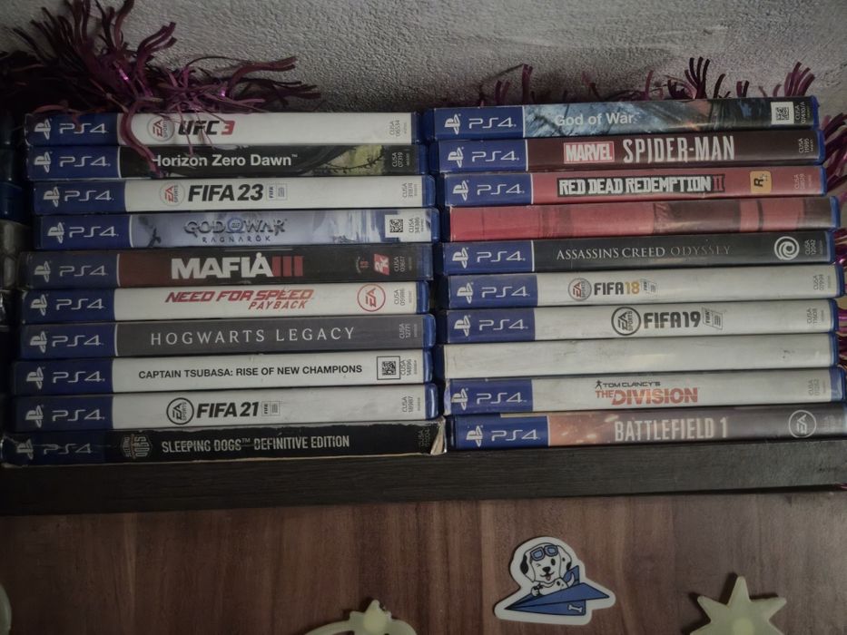 PS4 Slim 500 GB + 2 Controllere + 19 Jocuri – Pachet Complet