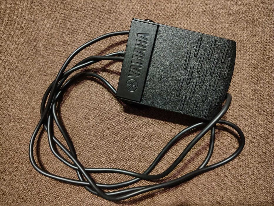 Yamaha Portable Grand DGX-660