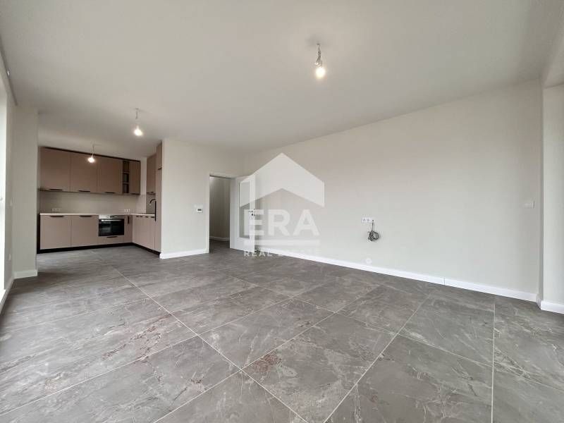 Дава се под наем Тристаен апартамент в София, Кръстова вада - 132 кв.м за 1950 € - Снимка #1