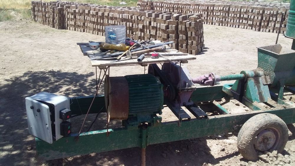 Xom gʻisht stanogi sotiladi