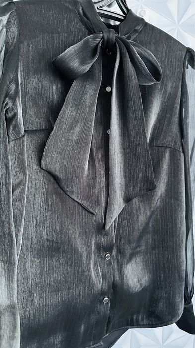 Продам нарядную блузку недорого!!