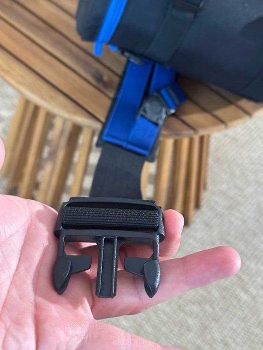 Curea multifunctionala foto-video cu doua pouch-uri pentru obiective (cel mare tine un 70-200)