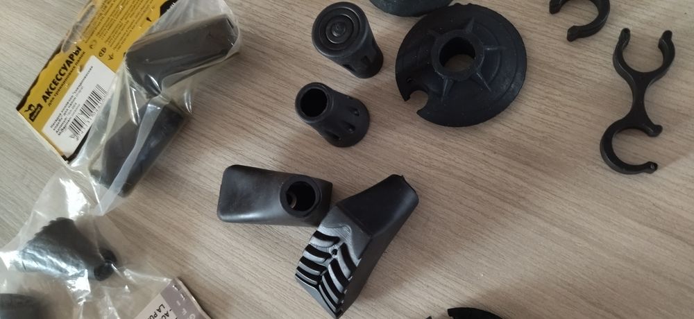 Каучукови накрайници за щеки за скандинавско ходене 4 чифта и аксесоар