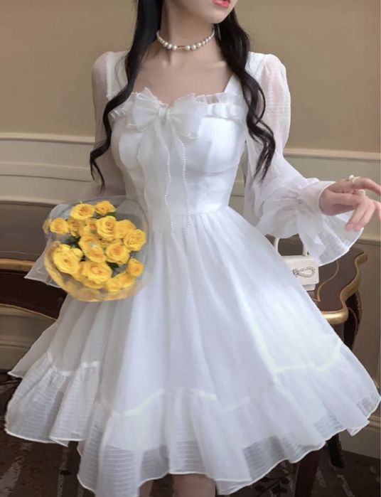 Милое женское платье