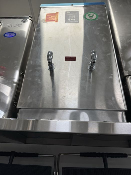 Samovar .samavar.uzini tuldiradigan. avtopadacha samavor