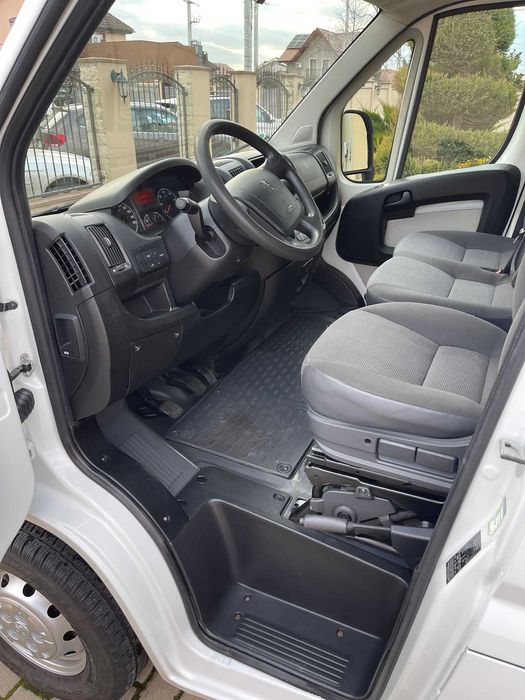 Peugeot Boxer 2.2 Diesel 2013 Euro 5 autoutilitara 3 locuri + marfa