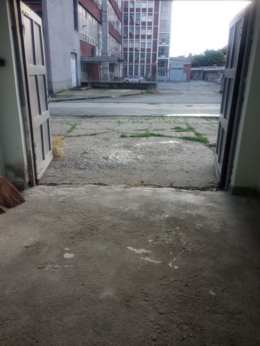 Гараж под наем 21 кв.м.