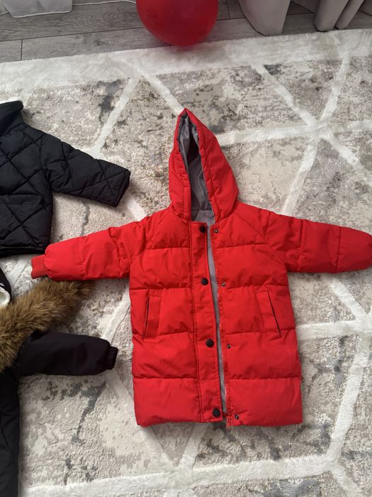 Продам детские куртки