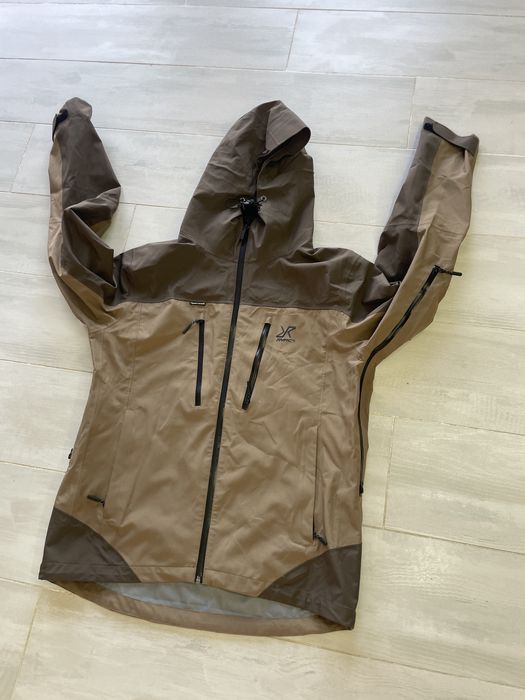 Geaca Hardshell Revolution Race L noua