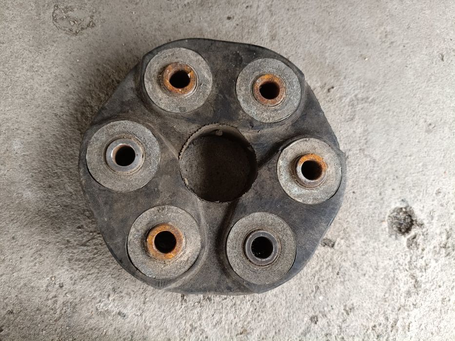 Запчасти на Мерседес 124