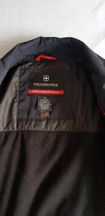 Брендовая куртка, Швейцария
