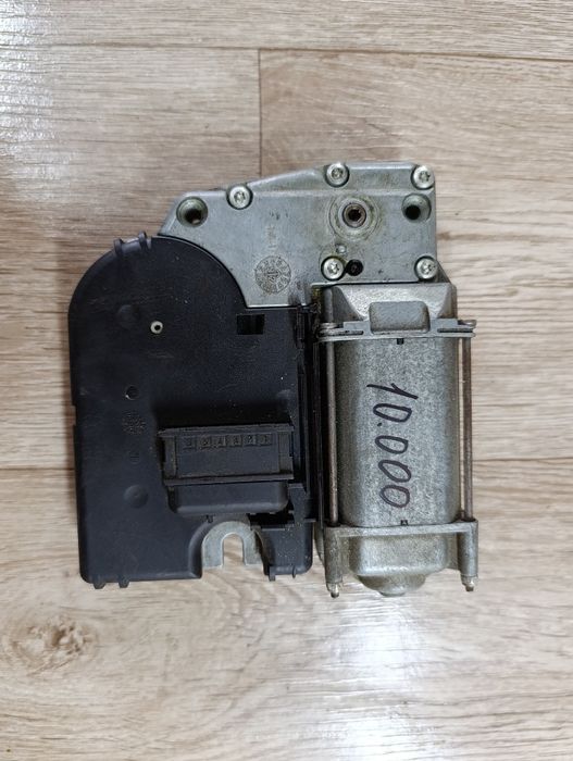 Продам моторчик от люка на гольф