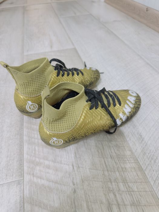 Футбольные бутсы