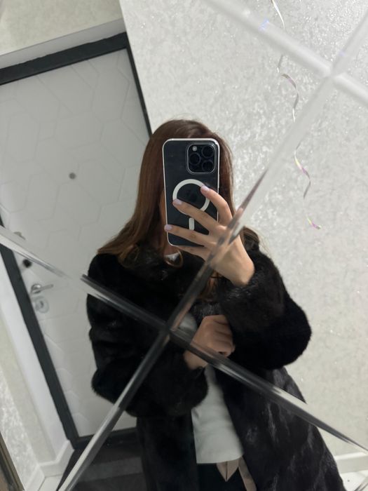 Продаю норковую шубу