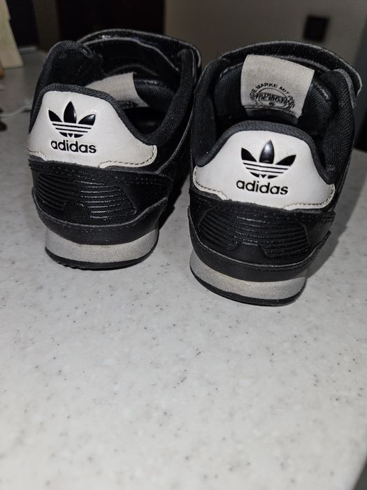 Продам кроссовки адидас для малыша