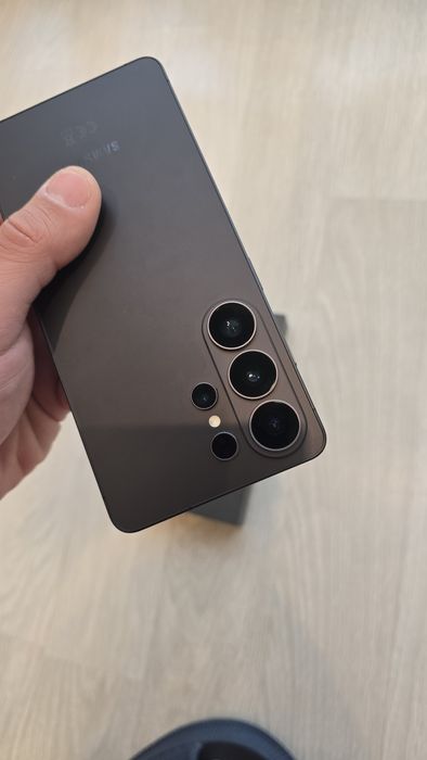 Samsung S26 Ultra 512GB Чисто Нов!