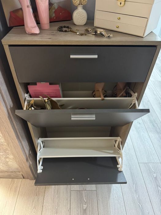 Продам обувницу Ikea