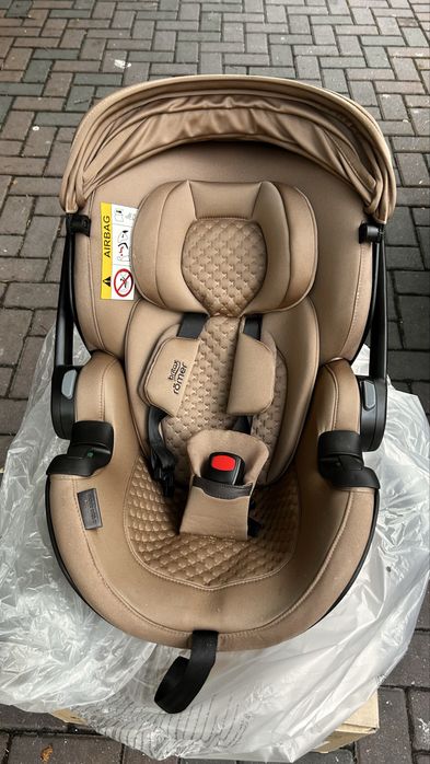 Scoica bebelus Britax romero