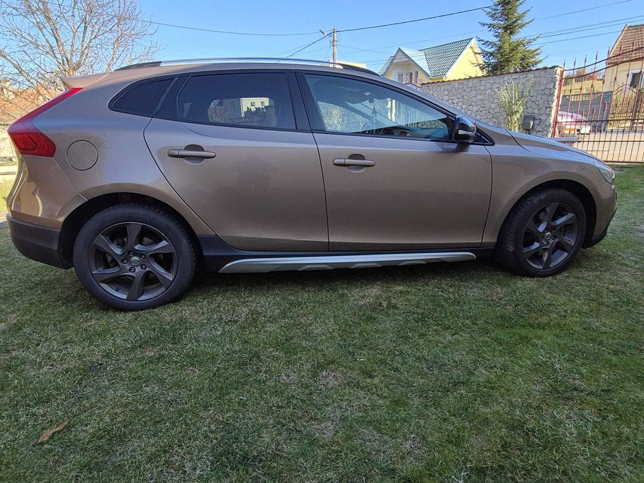 VOLVO V40 2013 — imagine 5