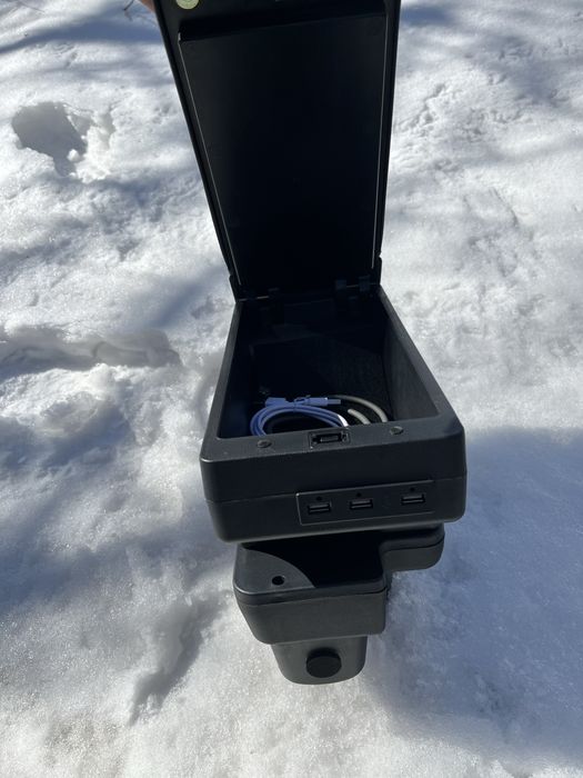 ПОДЛОКОТНИК на Hyundai Accent