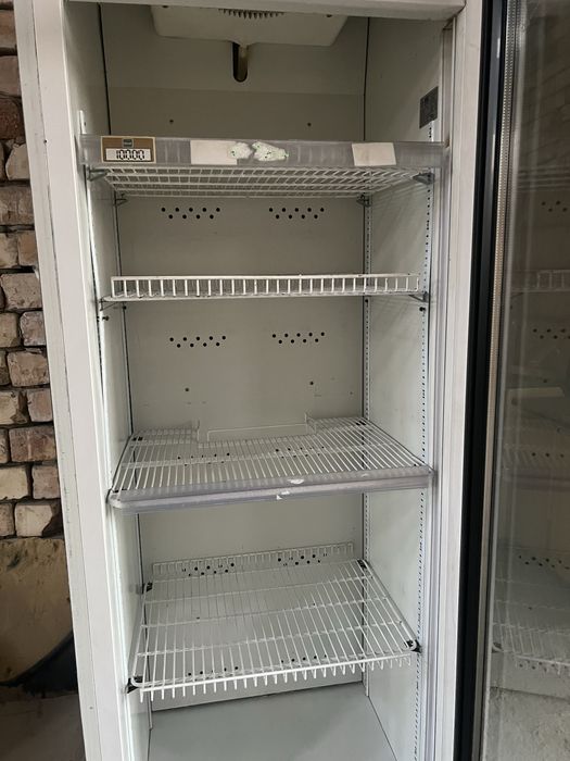 Холодильный шкаф
