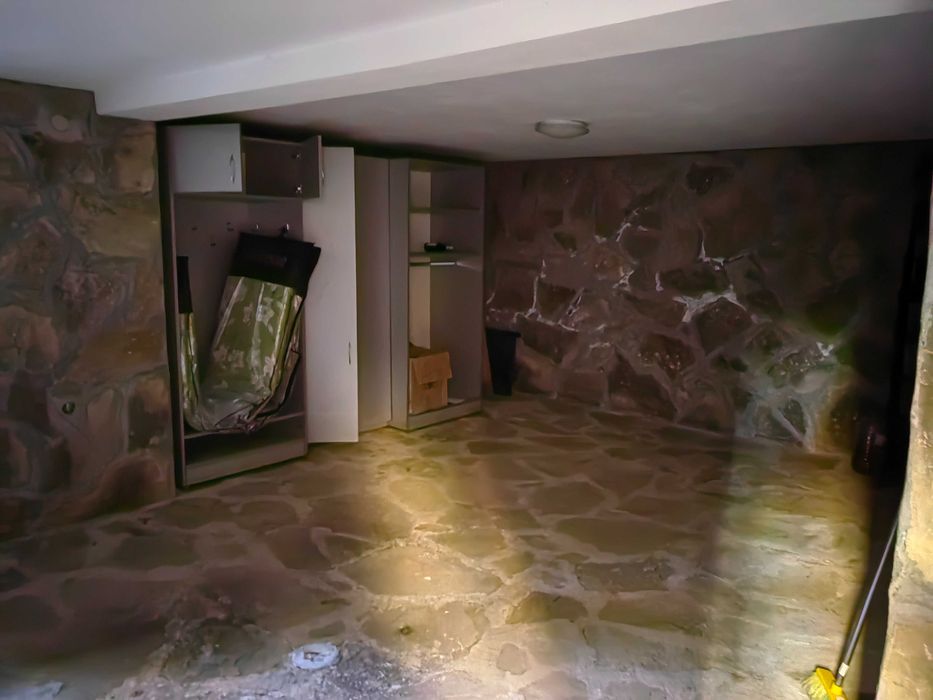 Продава се Къща в Априлци - 300 кв.м за 1167 €/кв.м - Снимка #21