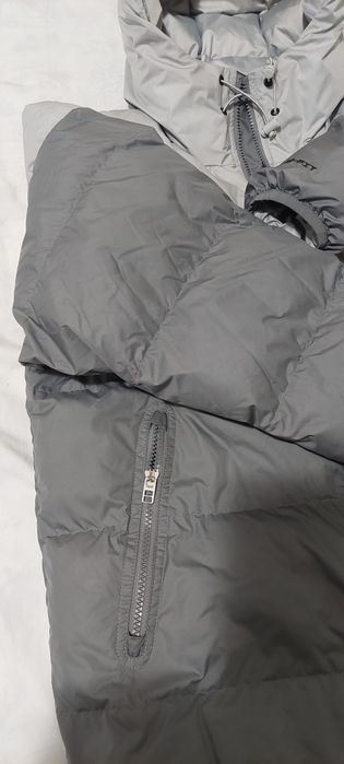 Продавам зимно мъжко яке Nike