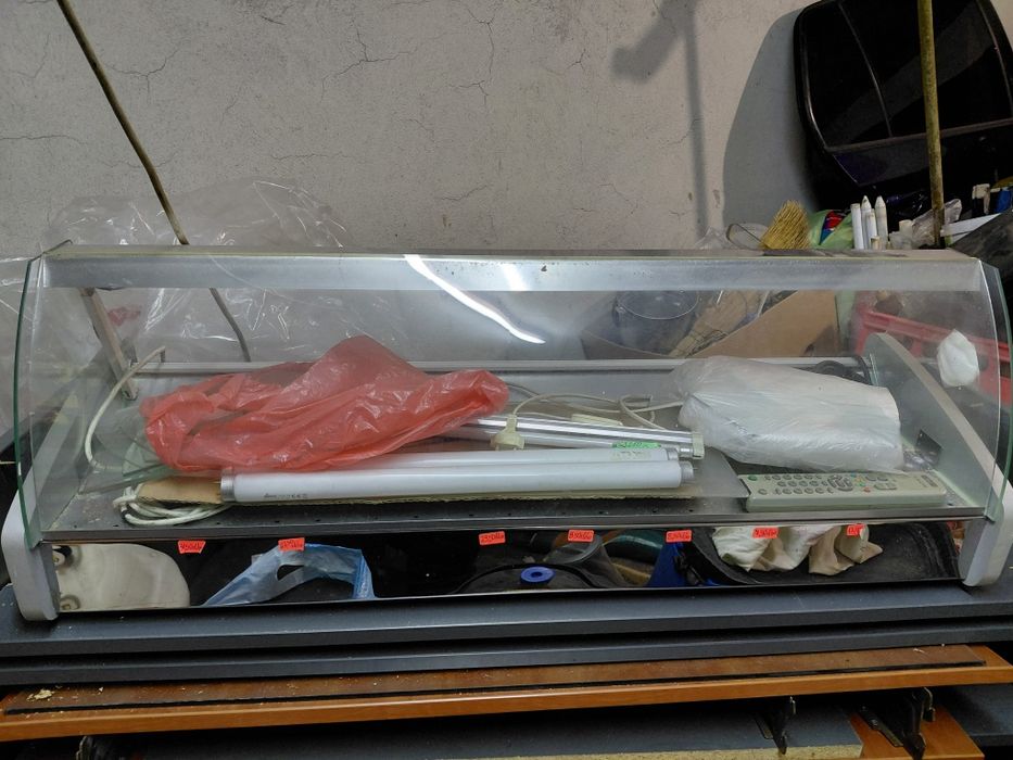 Витрина за ядки ,предложете цена