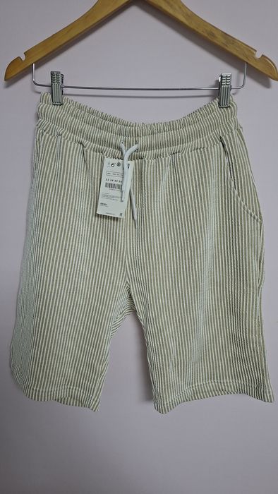 Pantalon scurt de barbati noi cu eticheta XL