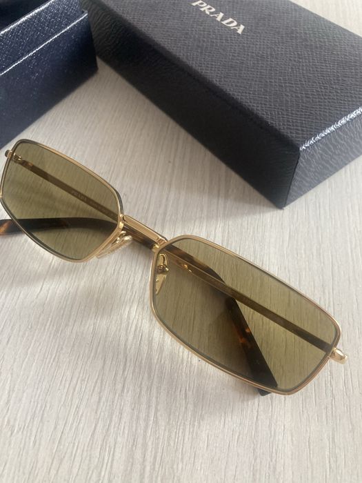 Продам очки prada