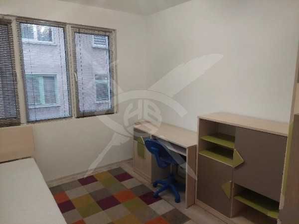 Дава се под наем Тристаен апартамент в Пловдив, Център - 70 кв.м за 598.23 € - Снимка #3