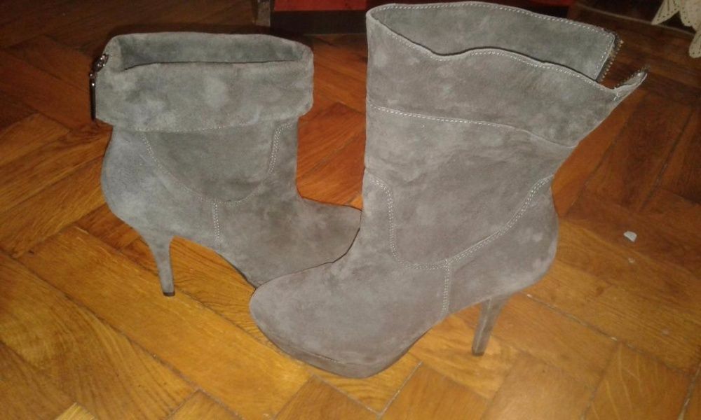 Botine din piele intoarsa