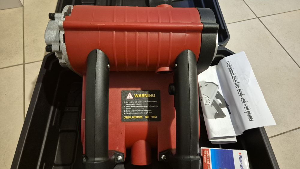 Masina decopertat / curatat pereti