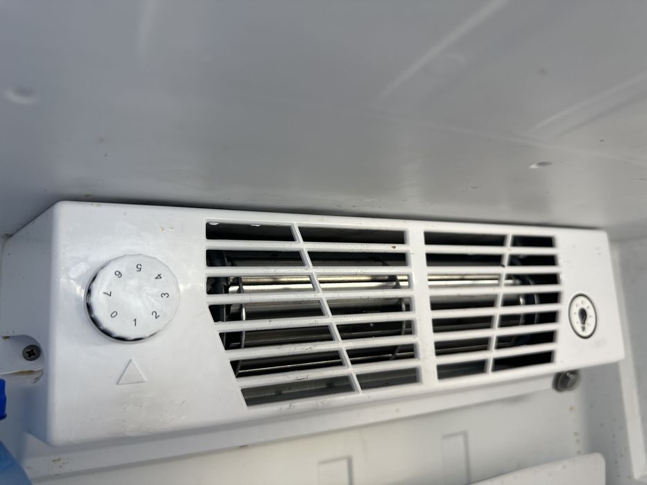 Хладилна витрина SNAIGE