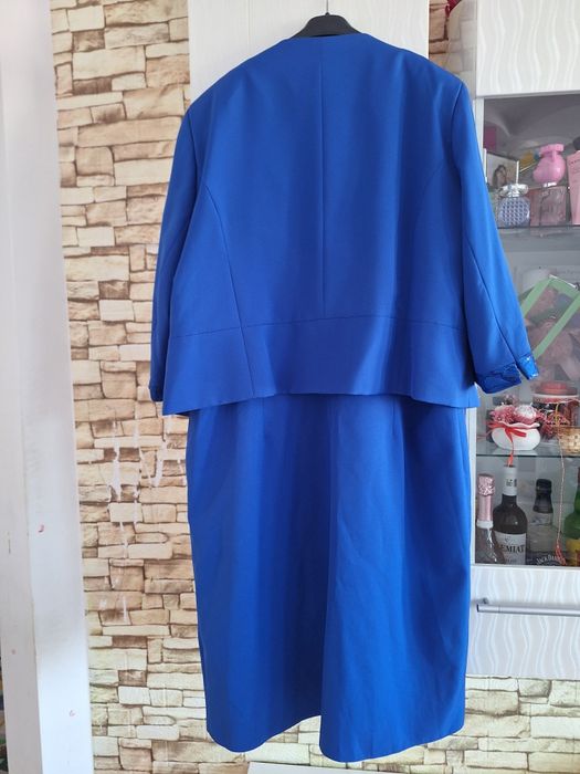 Vând rochie eleganta cu sacou