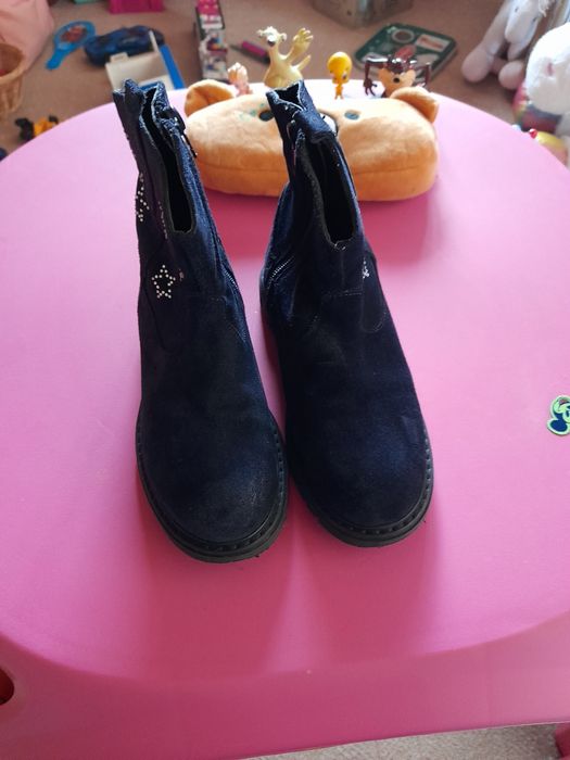 Vând ghetuțe fetiță