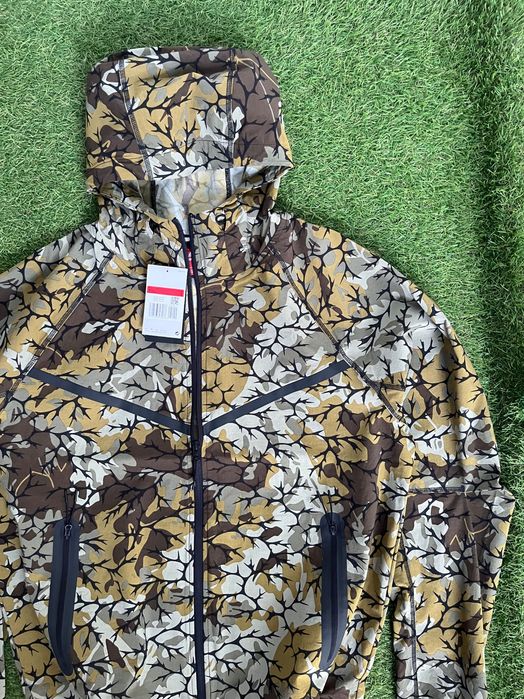Мъжко горнище : Nike Tech Woven Full-Zip Windrunner Olive Flak and Black L