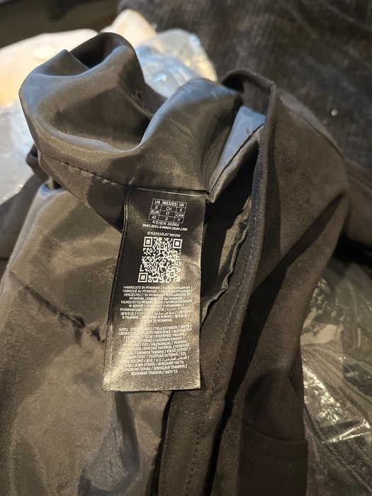 Велурено яке Guess