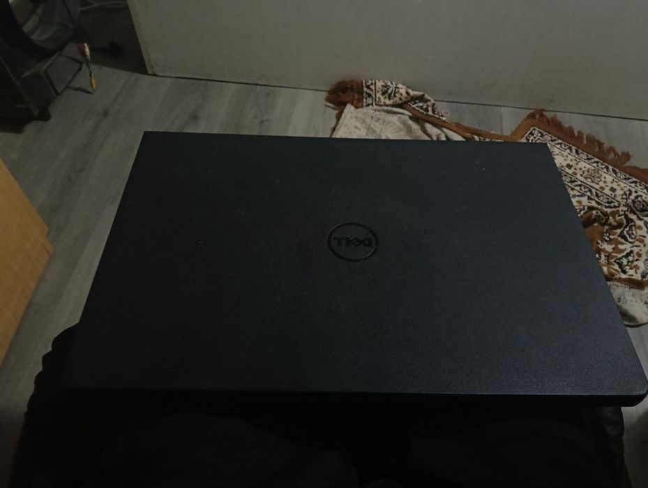 Vând laptop ceva 15...