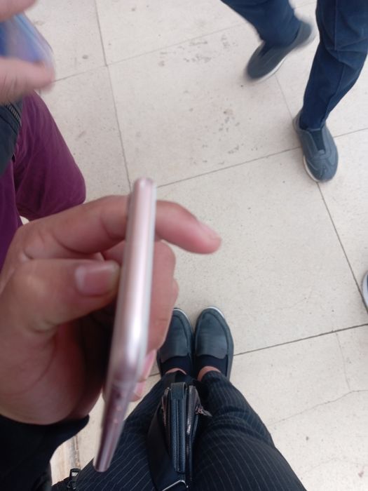 Srocna sotiladi IPhone 8 LLA