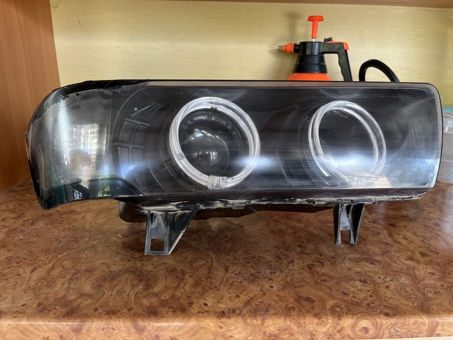 Продается фара на BMW 318