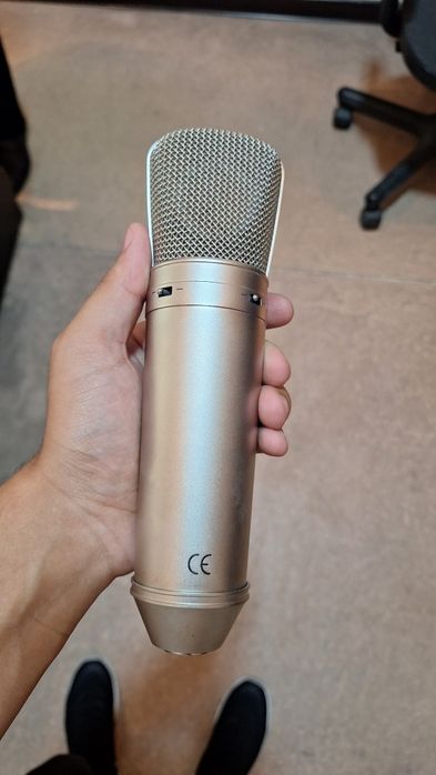 Продам Микрафон Behringer B2 pro