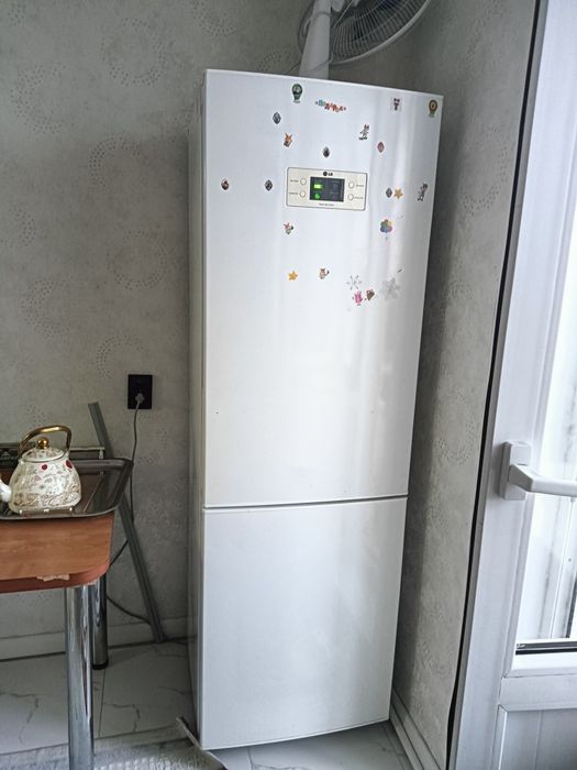 Продам холодильник LG