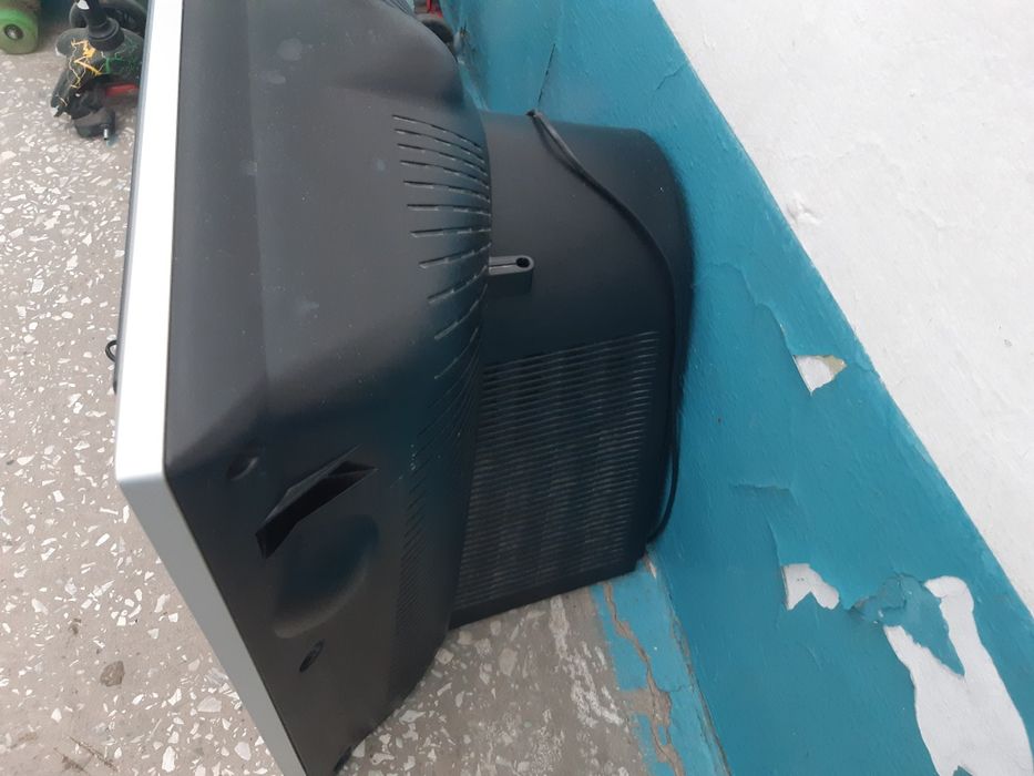 Телевизор LG продам