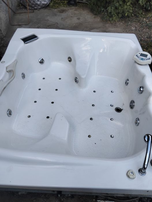 Jacuzzi perfect ficțional