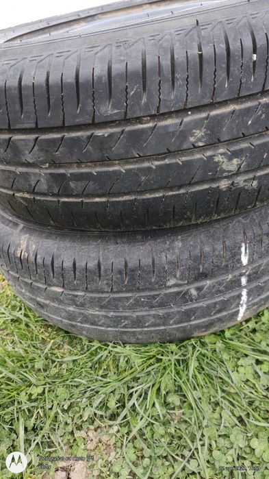 Vindem 4 cauciucuri 175/65/r14 cu geanta otel