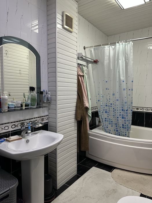 Продается 4комнатна квартира в Марабадском районе, улица Нукус 88 дом