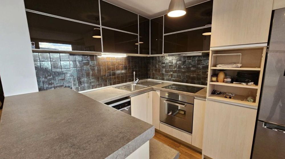 Дава се под наем Мезонет в София, Хладилника - 193 кв.м за 1780 € - Снимка #1