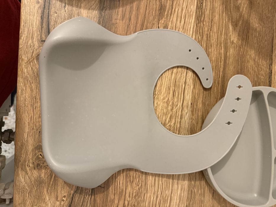 Set farfurie si bavetica din silicon